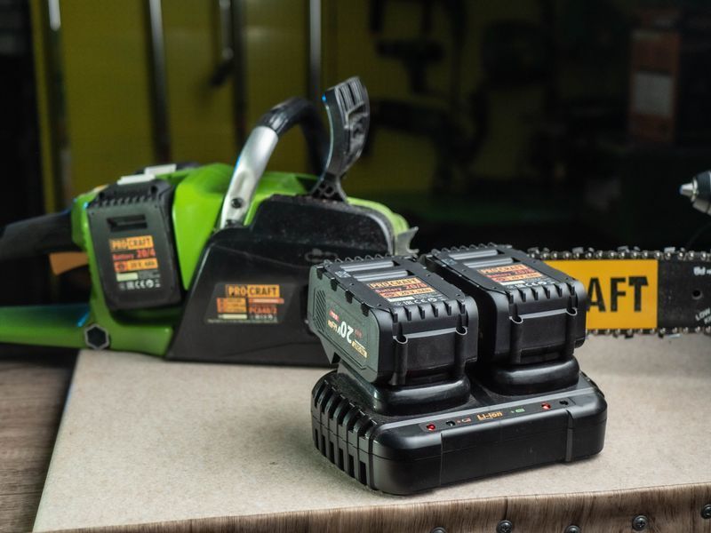 Зарядний пристрій 20 В Li-ion на 2 акумулятора Procraft Charger20/2 Charger20_2 фото