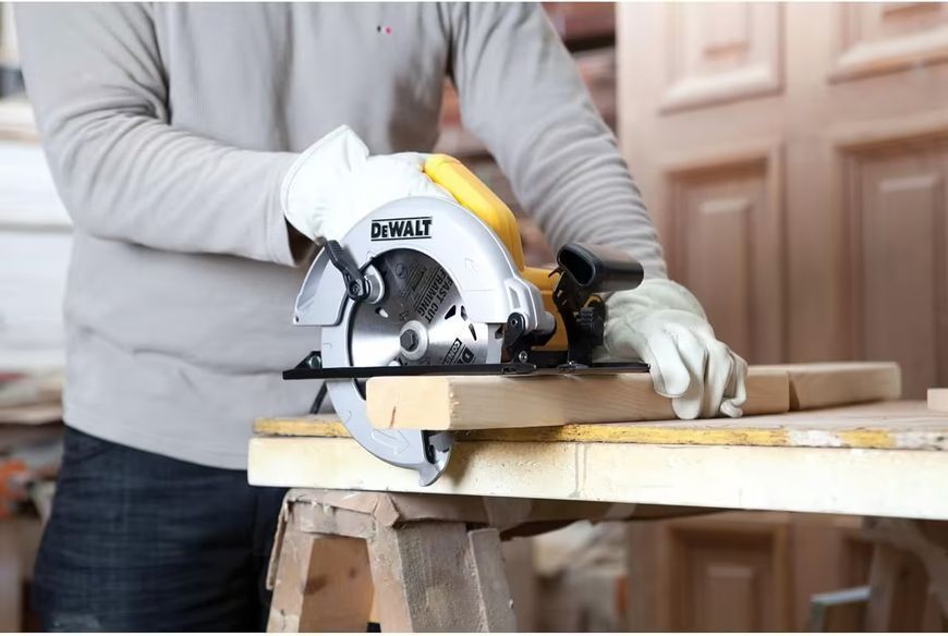 Пила дисковая сетевая DeWALT DWE560 DWE560 фото